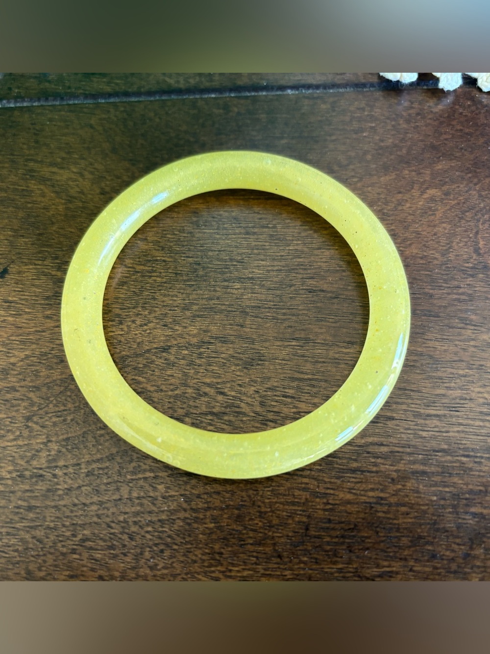 Pretty MOD Vintage Yellow Lucite Glass Bangle Bracelet